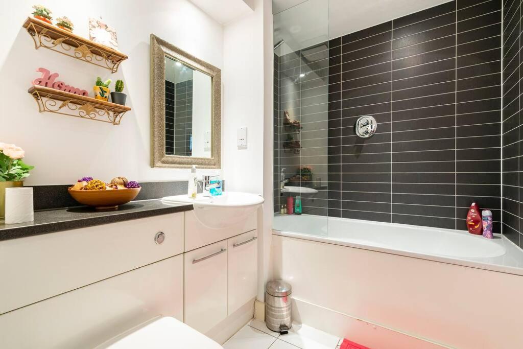 London Skylineviews 2 Bed 2 Bath Flat Near Canary Wharf, O2 & Excel Esterno foto